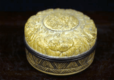 作家不明龍雲図彫象牙香合直径約6cm・高さ約3cm