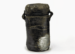 安倍 安人作:備前焼花入れ